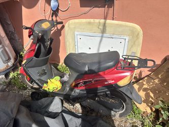 2019 gas scooter REMOVAL NEEDED LIKE YESTERDAY ASAP