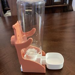 Water Feeder. //. Bebederos