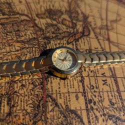 Womens Elgin EG386-097 Gold Tone Dress Watch. 