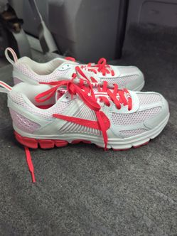 Nike vomero 5 Size 7