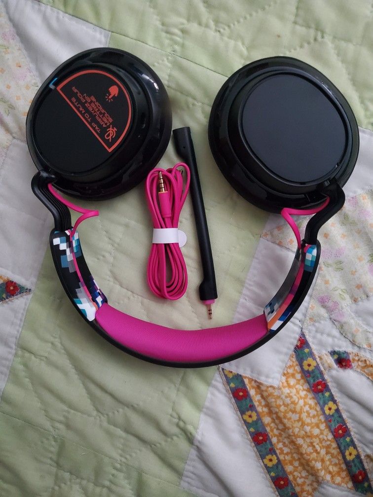 Skull Candy gaming headphones
