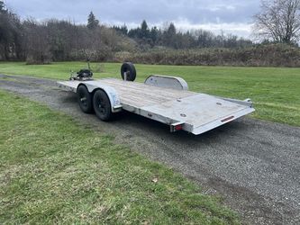 2002 Bulldog tilt deck trailer
