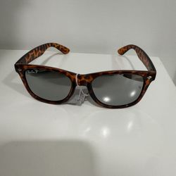 Rayban Wayfarer Polarized sunglasses