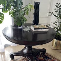 Pottery Barns Wood Round Classic Table 