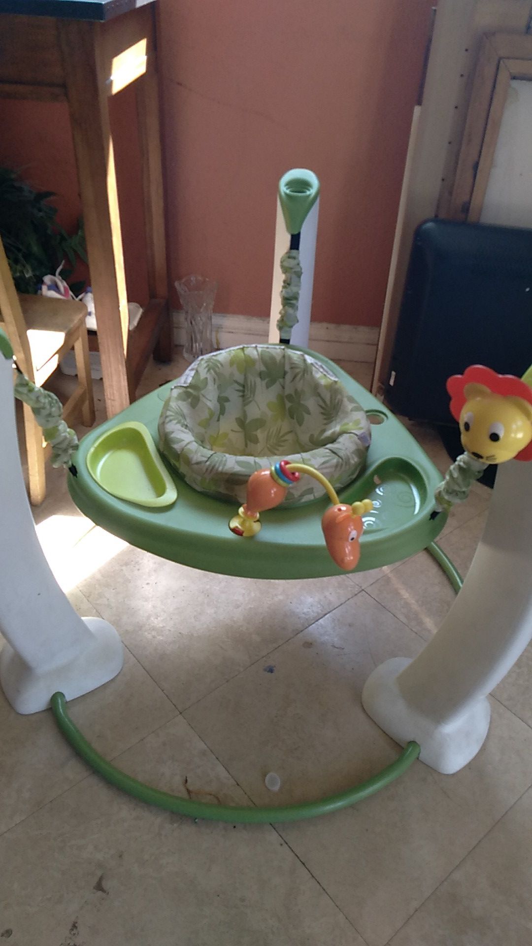 Free Baby bouncer good condition a little bit dirty but it's good