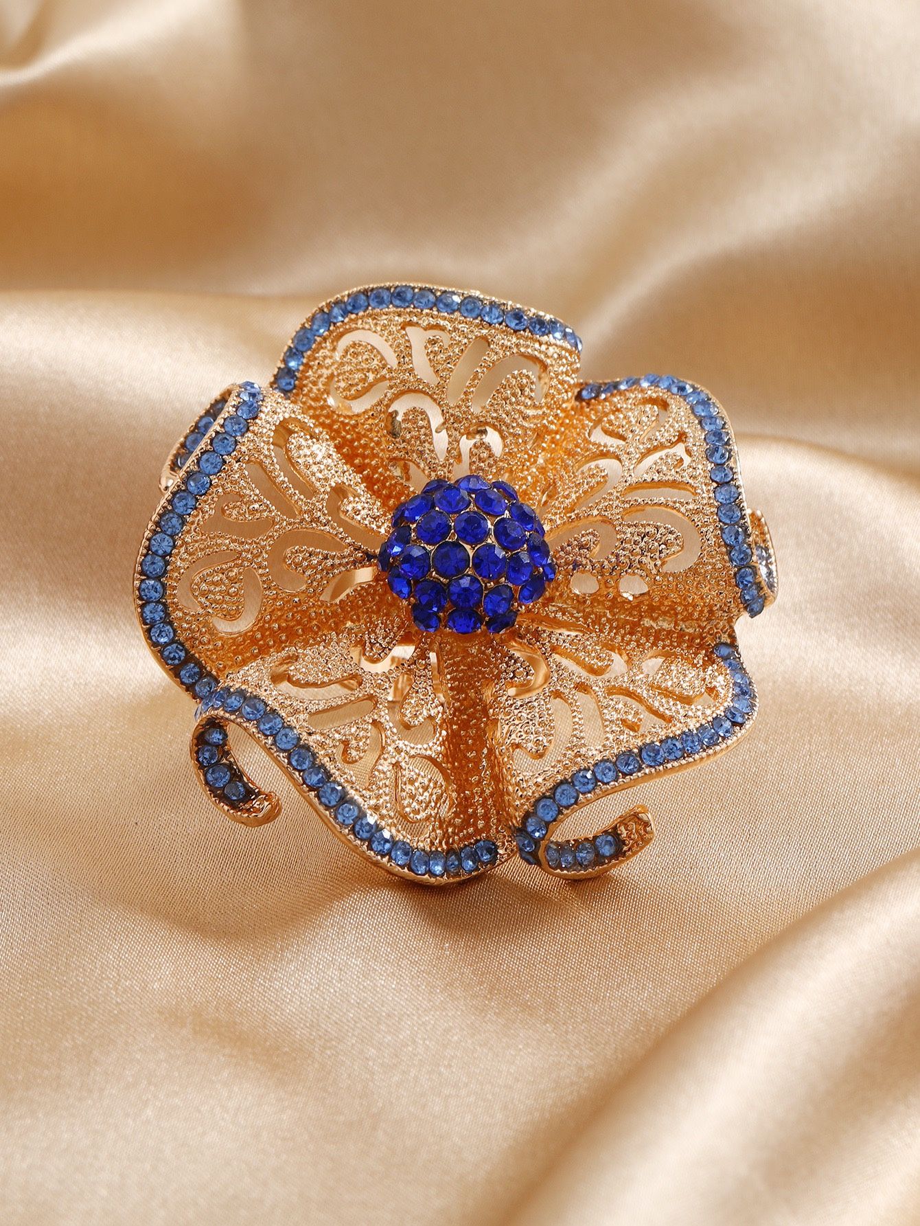 Noble temperament retro hollow diamond-encrusted flower large silk scarf buckle ring