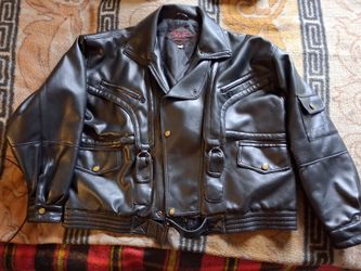 Vintage V&F Italian style Late 80's early 90s Black Faux Leather Bomber/Motercycle Jacket - Men's Medium. Great Condition
