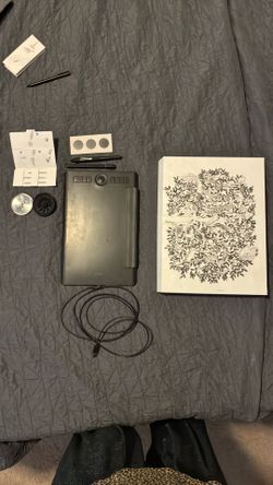 Wacom Intuos Pro Paper Edition Drawing Tablet w/ Pen & Accessories