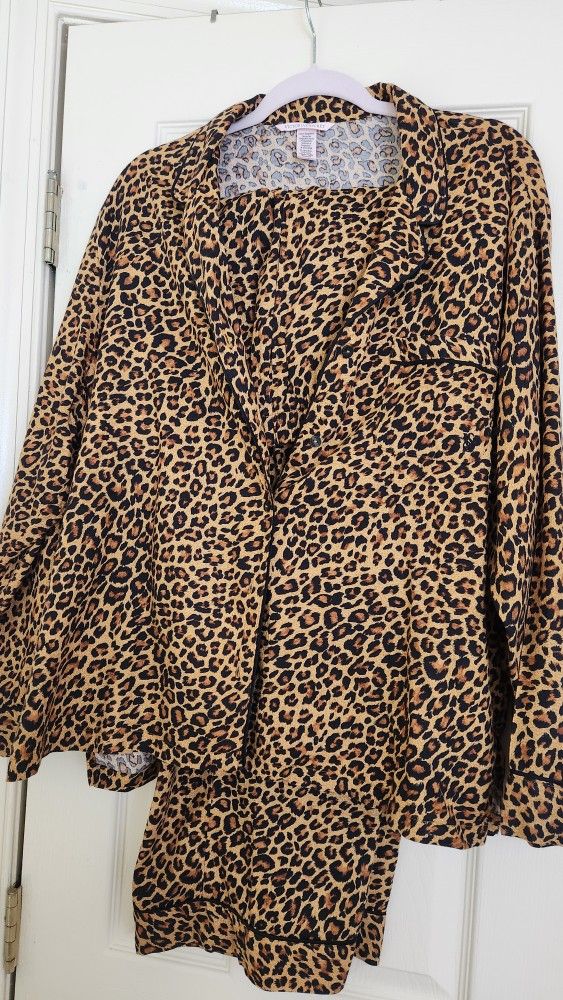 Victoria Secret Lounging Pj's (XL)