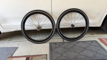 Bontrager aeolus comp 5 wheelset with tires and cassette