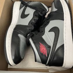 Jordan Retro 1 Kids Size 4y