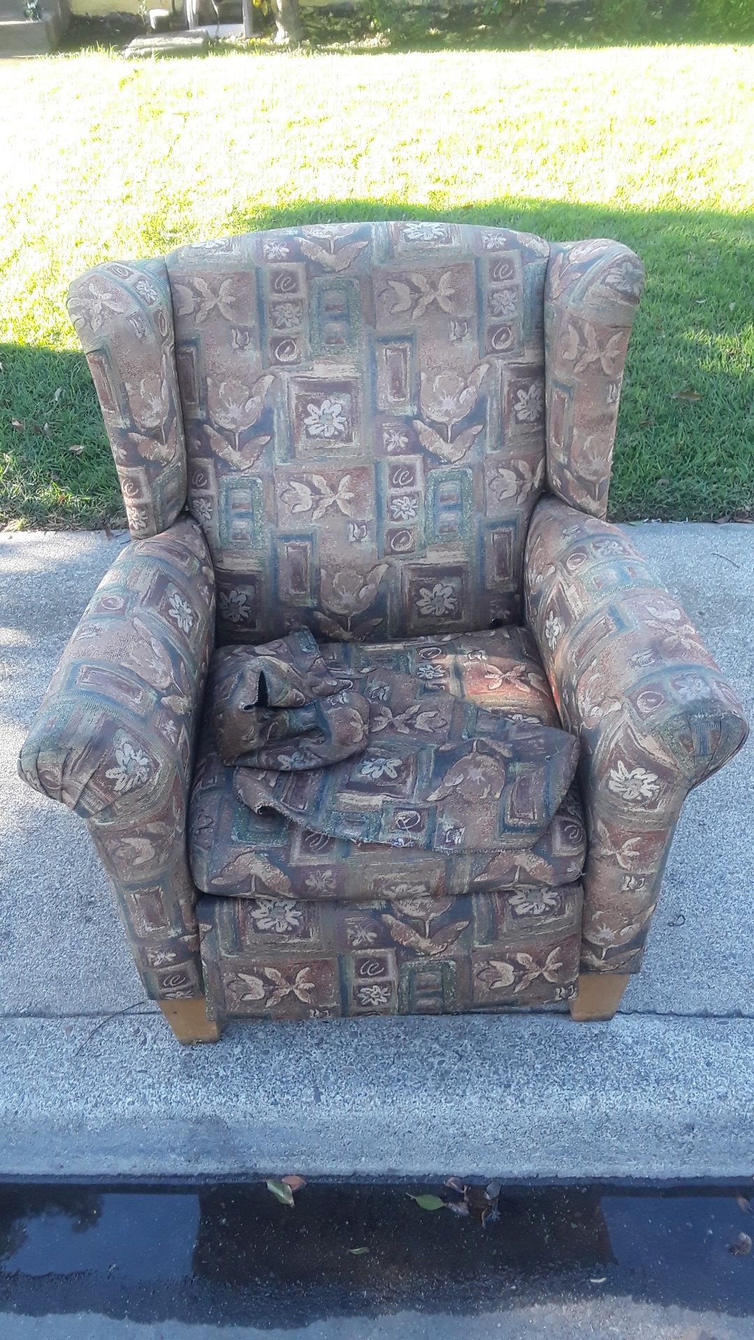 Reclining chair free