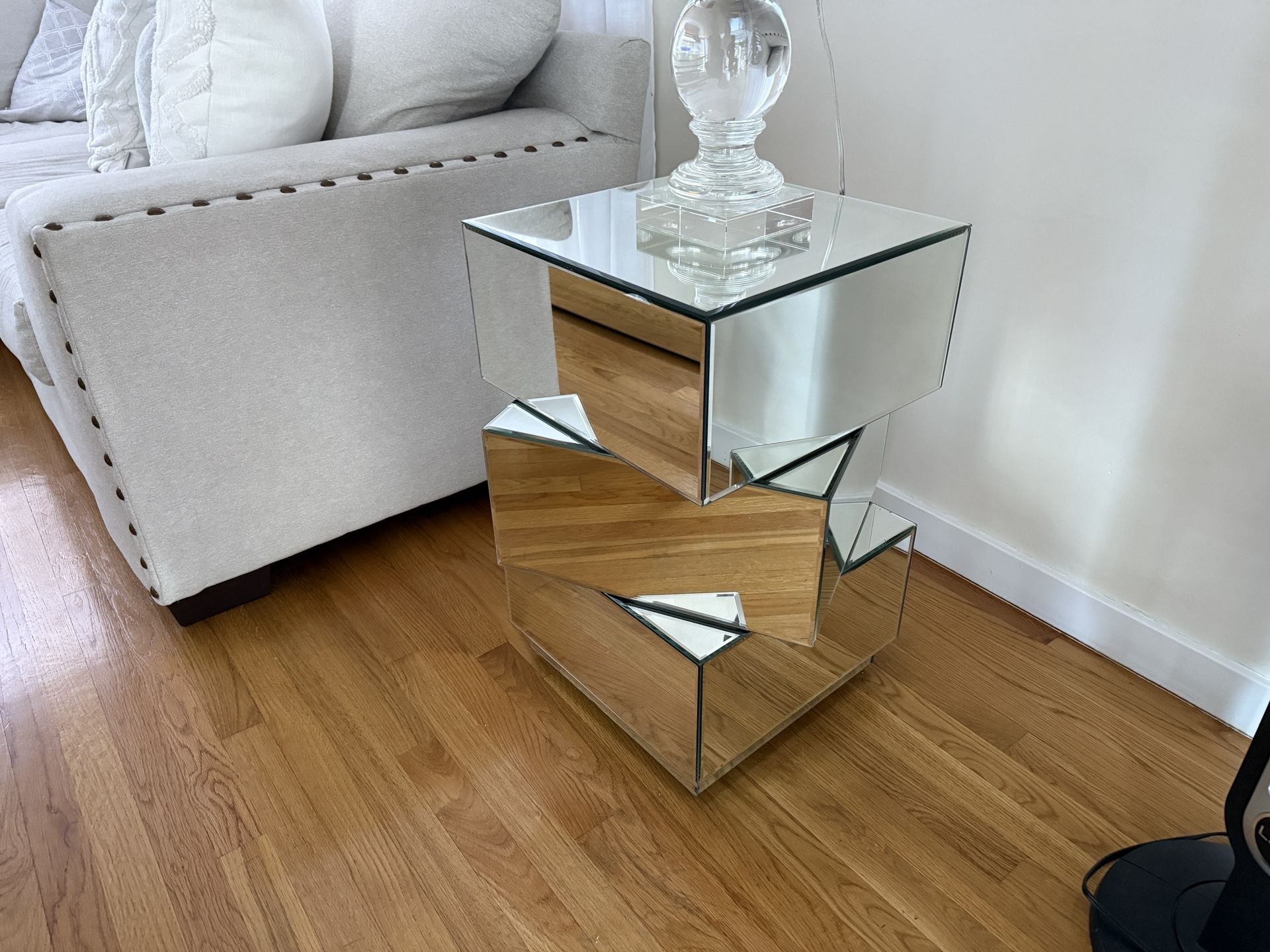 Chih 2-piece Coffee Table Set