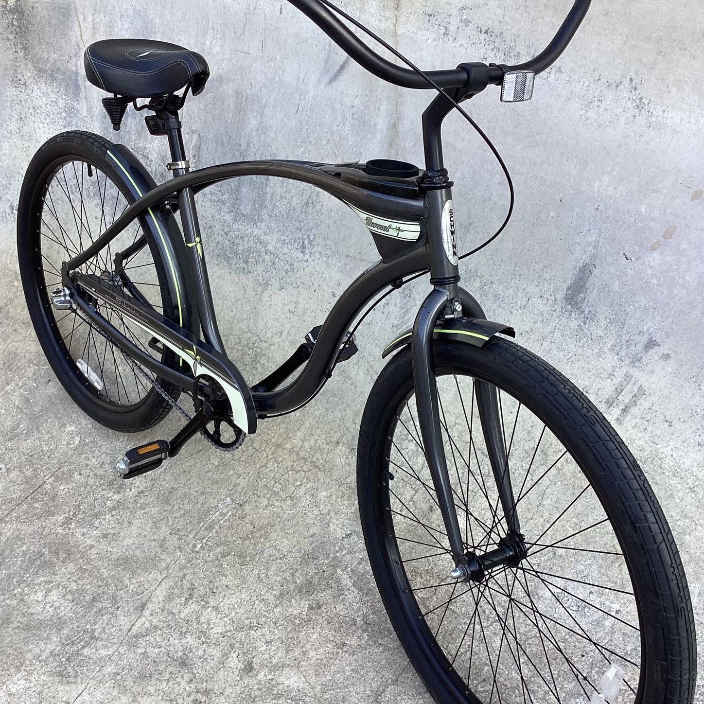 3-SPEED SCHWINN HORNET CRUISER BIKE Cup Holder & Bottle Opener