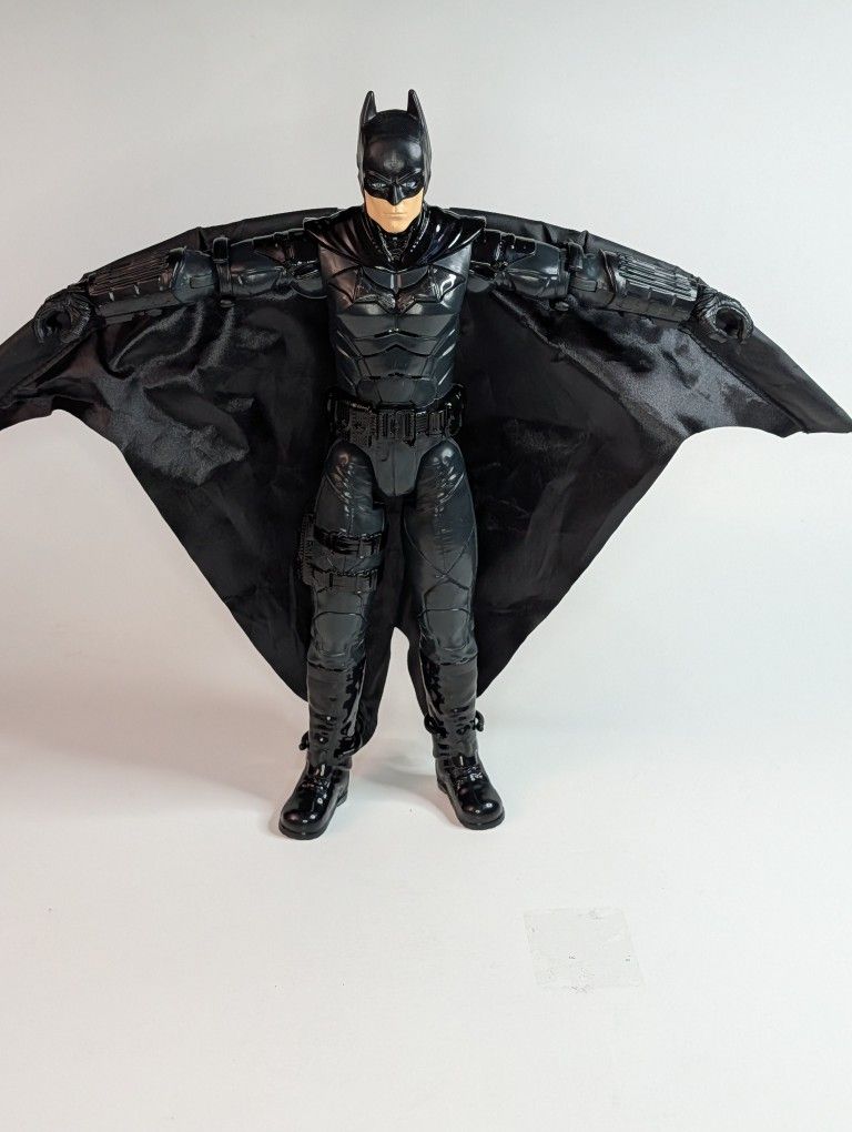 Batman W/ Cape Action Figure DC and WBEL 67835 - 12" Action Figure Toy