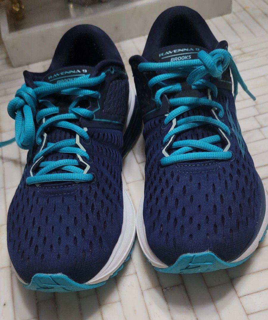 Brooks Ravenna 9 Size 9
