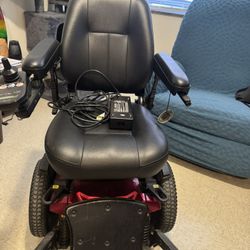 Quantum Edge 6 Power Wheelchair 5 Speeds