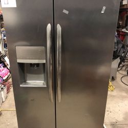 Refrigerator 36” 