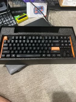 Keychron Mechanical Keyboard Black and Orange K8H-F1