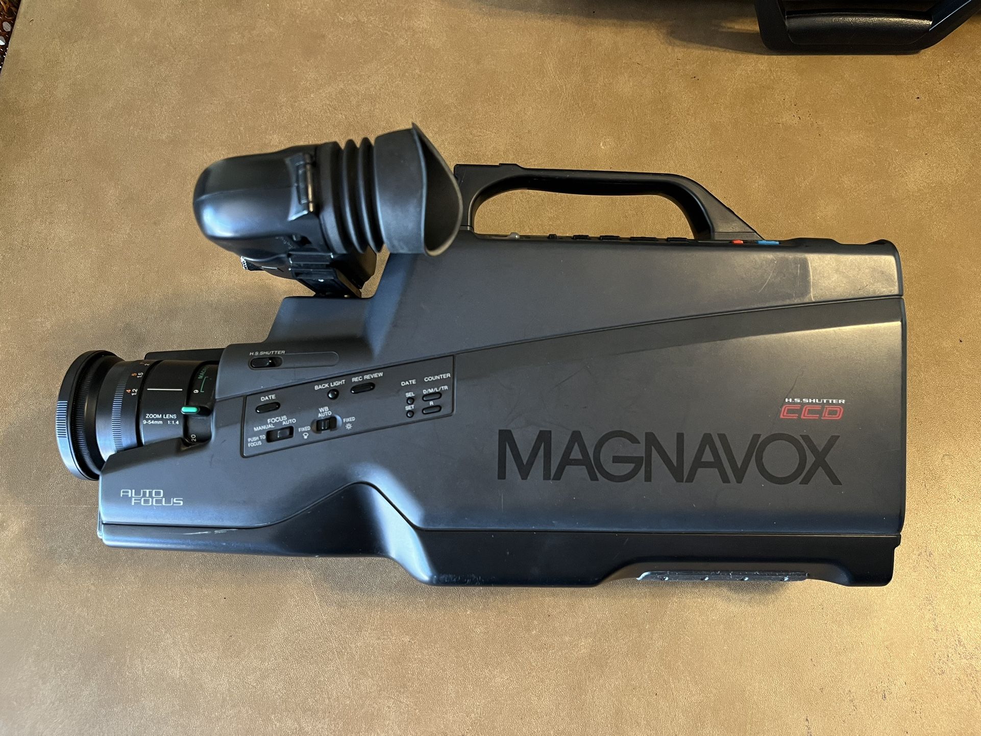 Magnavox VHS Camcorder Model CVL300AV01