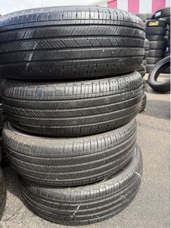 🚨🚨vendo set de llantas 225 60 18 Michelin tires