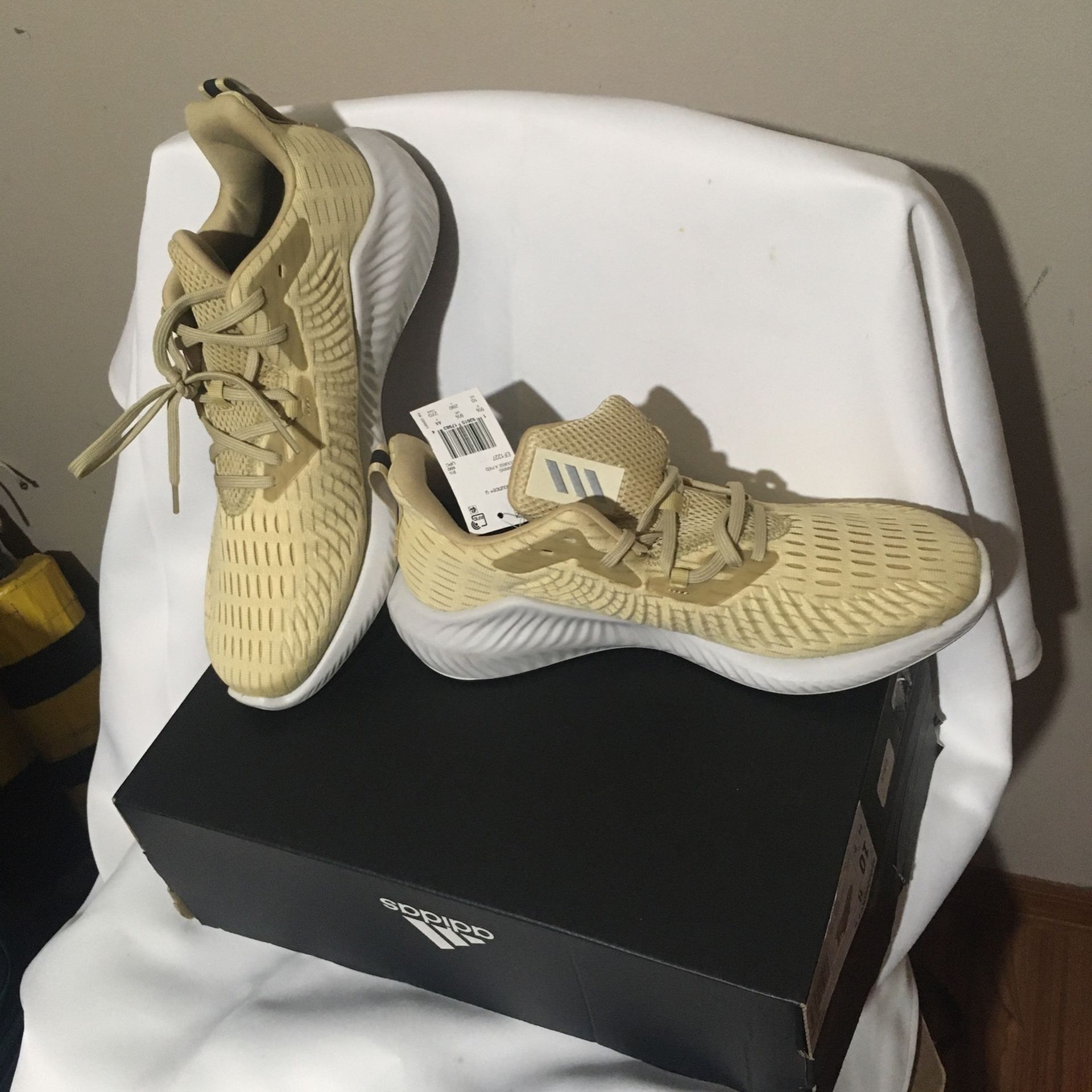 Brand New Adidas Sneakers Sz 10