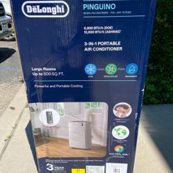 Delonghi 12000 BTU Portable Air Conditioner 