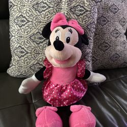 Minnie mouse plushie 