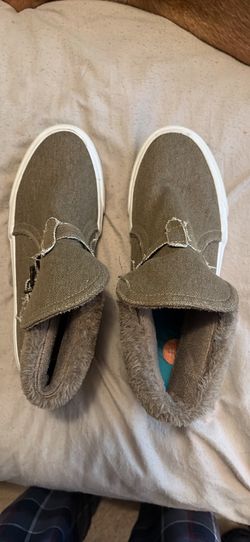 Blowfish ladies fuzzy shoes size 9.5