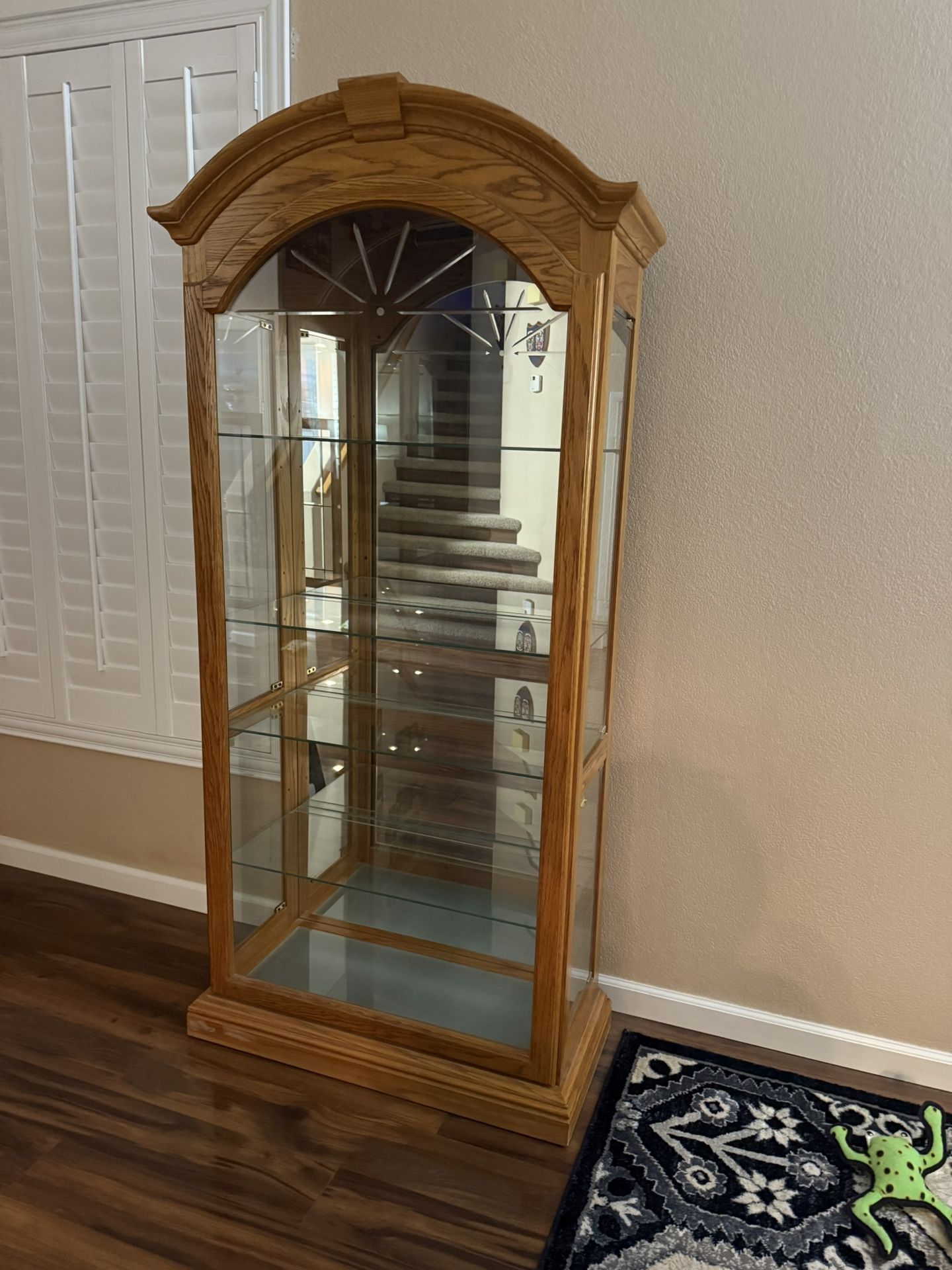 Oak Curio Cabinet With Glass Shelves/Lighted