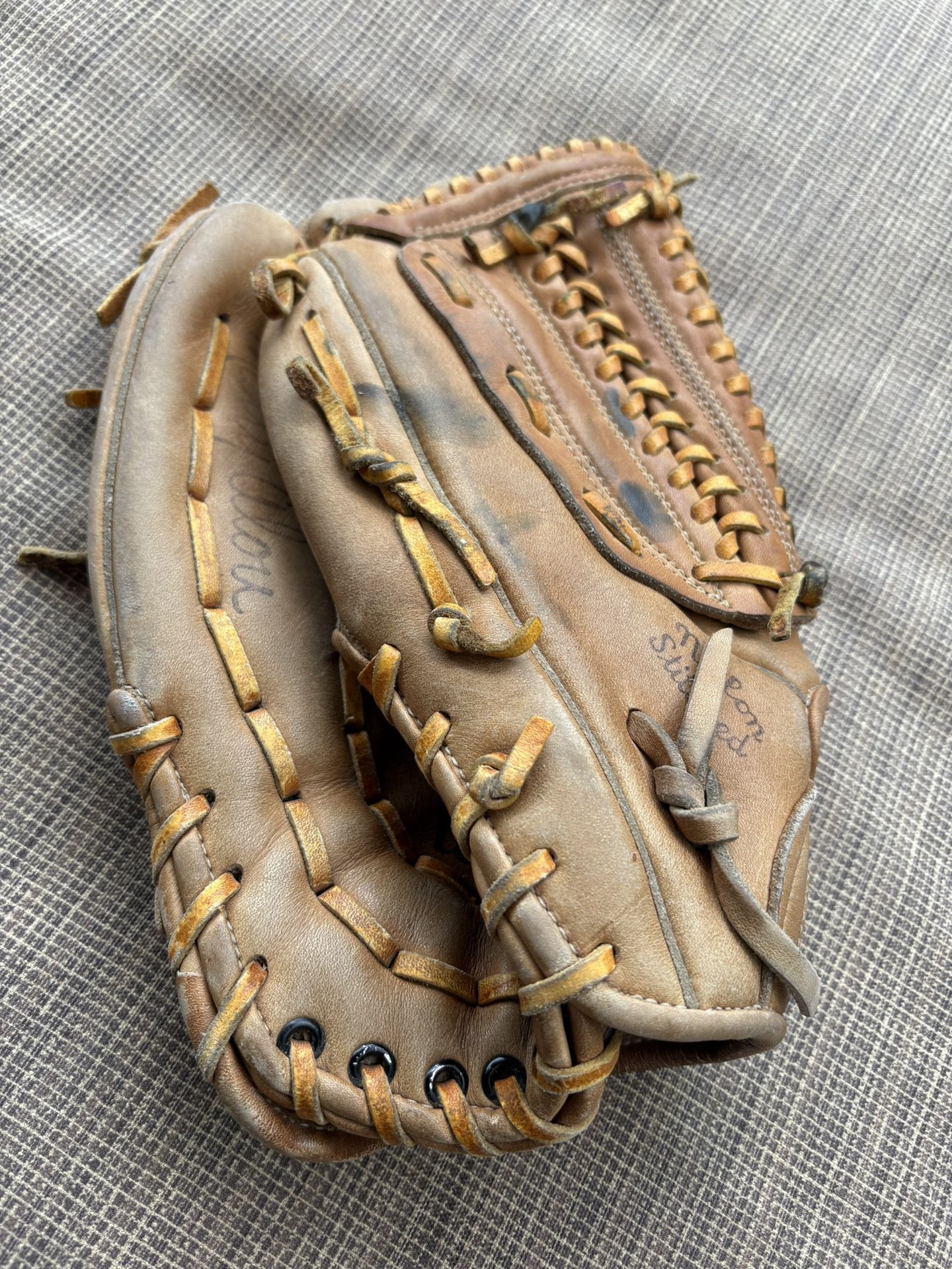 Vintage Wilson A2603 Left Hand Baseball Glove