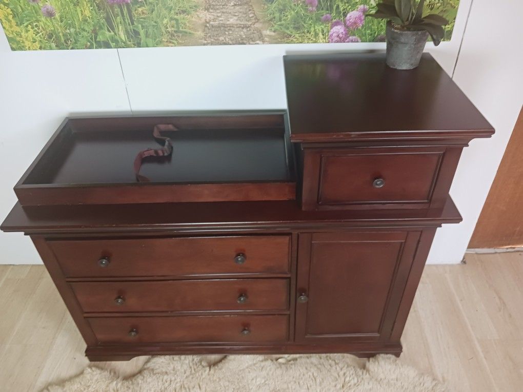 Pottery Barn Solid Wood Bedroom Dresser, Nursery Table With Changing Table Tray