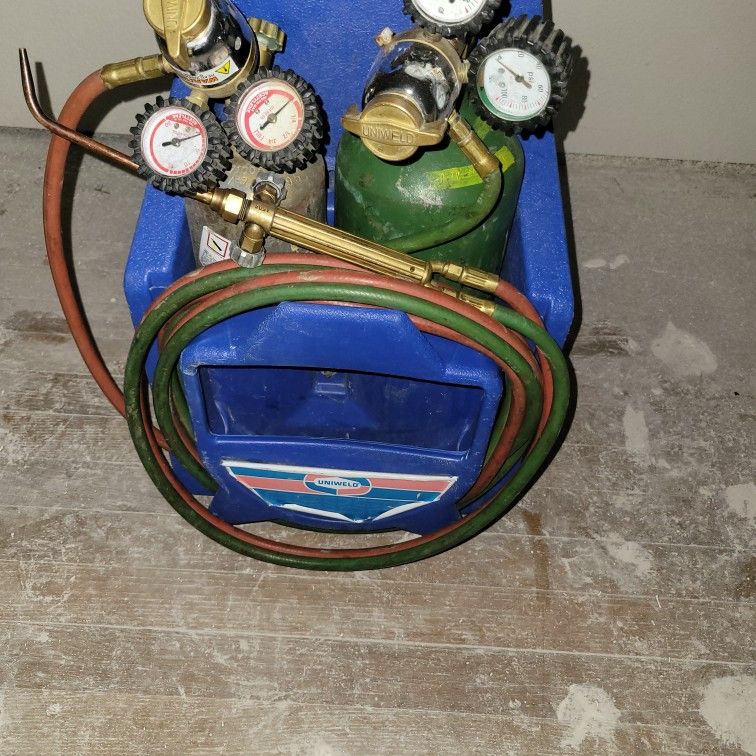 Uniweld Torch Kit With Tanks for Sale in San Antonio, TX OfferUp