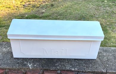 “Townhouse Classic” Steel Wall Mount Mailbox