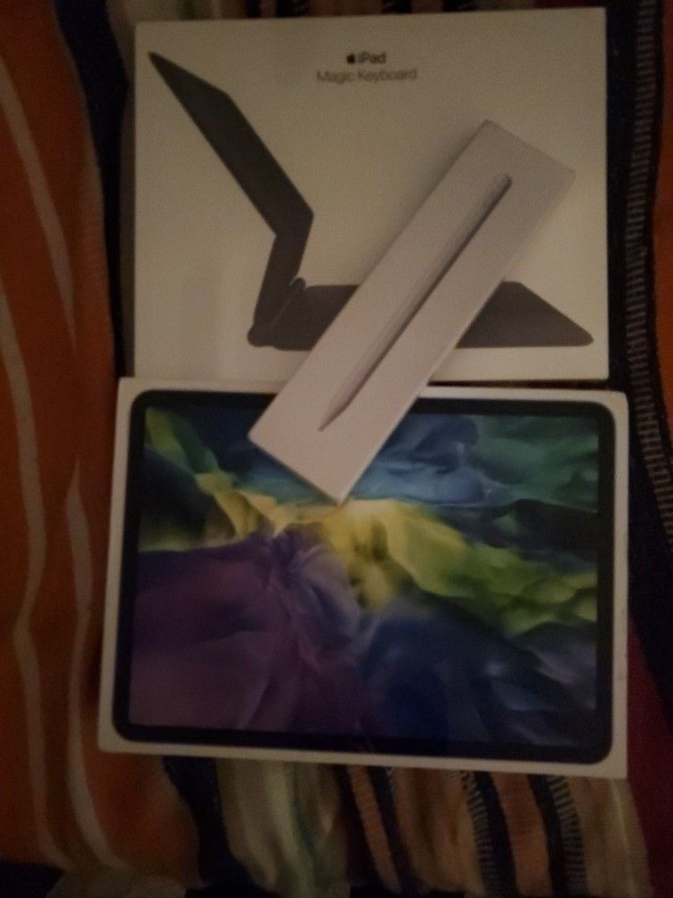 New 11inch iPad Pro with Magic Keyboard & Pencil
