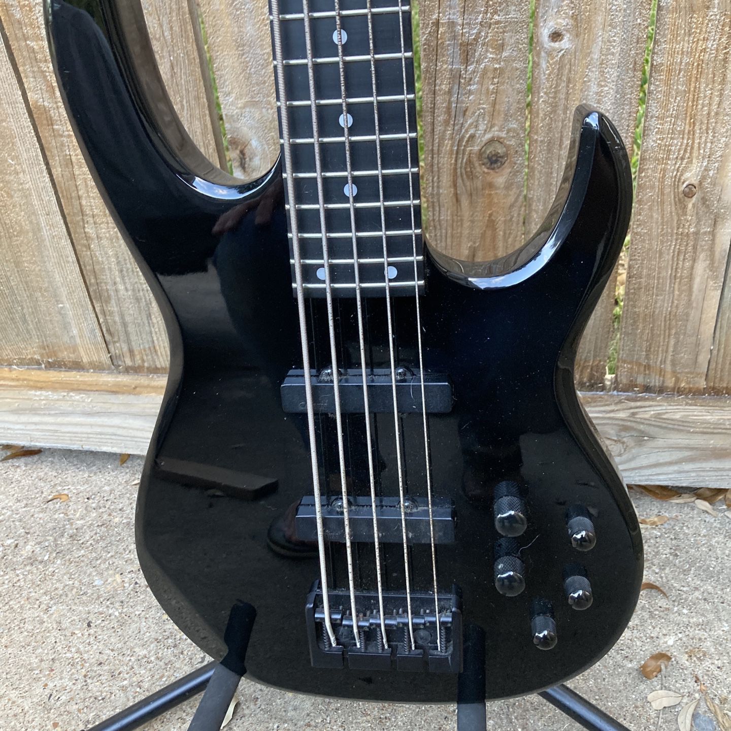 Carvin 5 String Bass - Made In USA - Needs Work