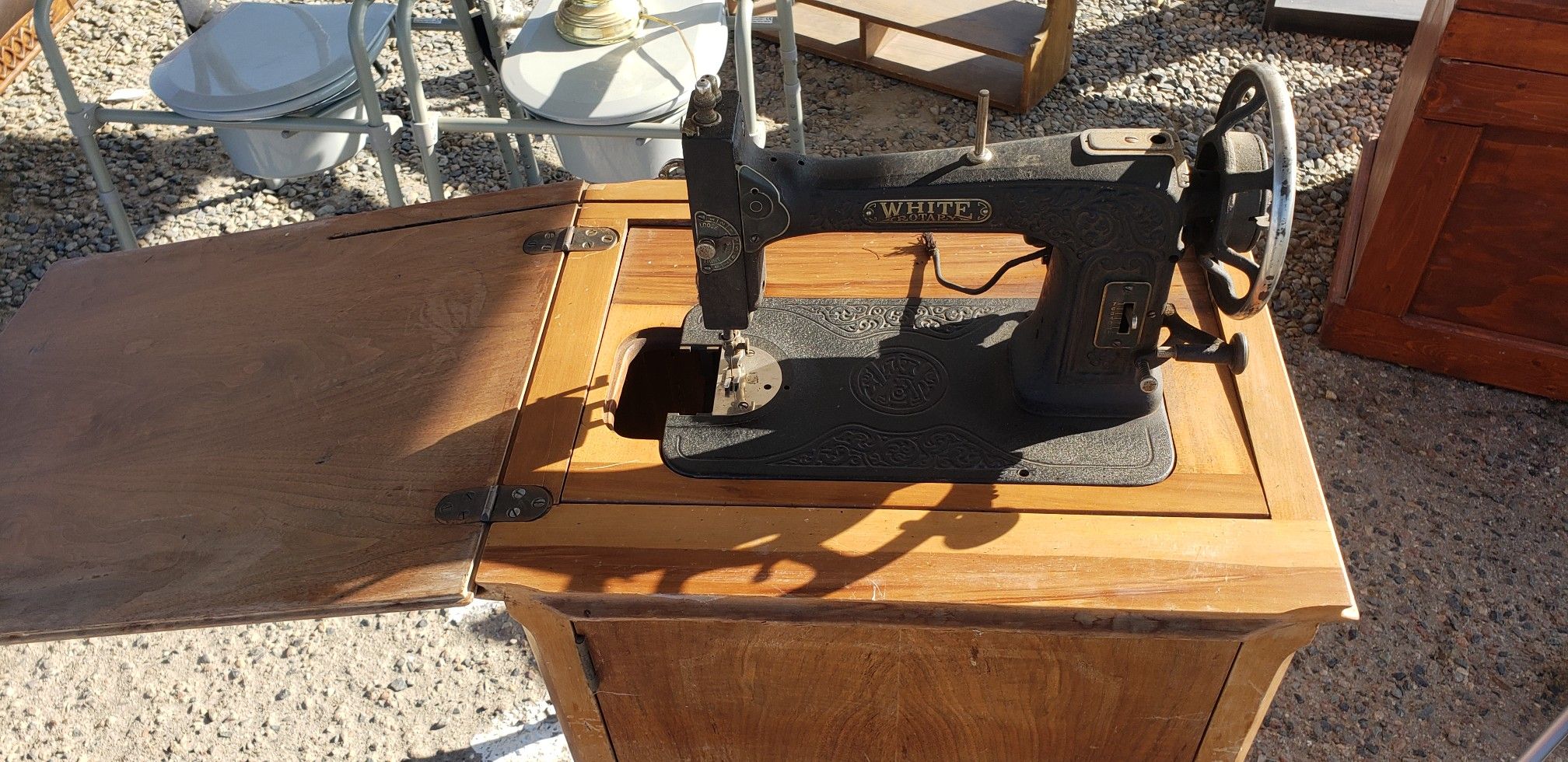 White Rotary sewing machine