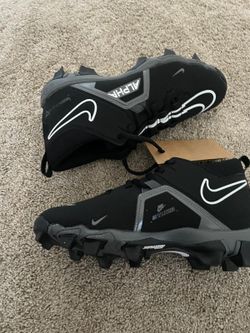 Nike ALPHA Cleats