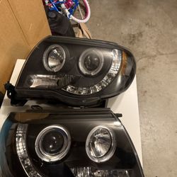 Headlamps For 05-11 Tacoma 