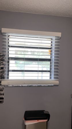26in White Blind
