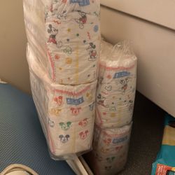 Size 1 diapers - VARIETY