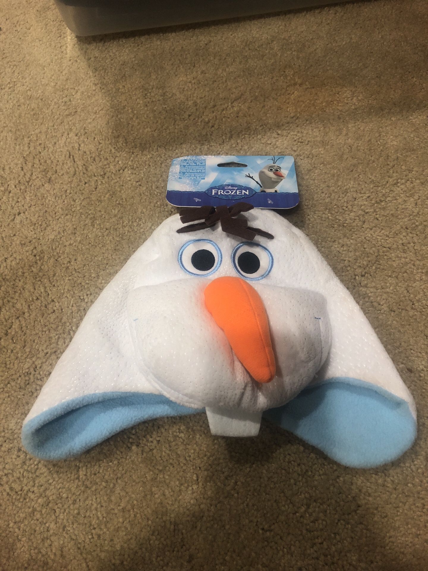 NEW thick Olaf hat $5
