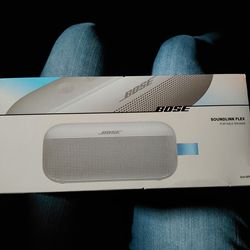 Bose SoundLink Flex Bluetooth Portable Speaker