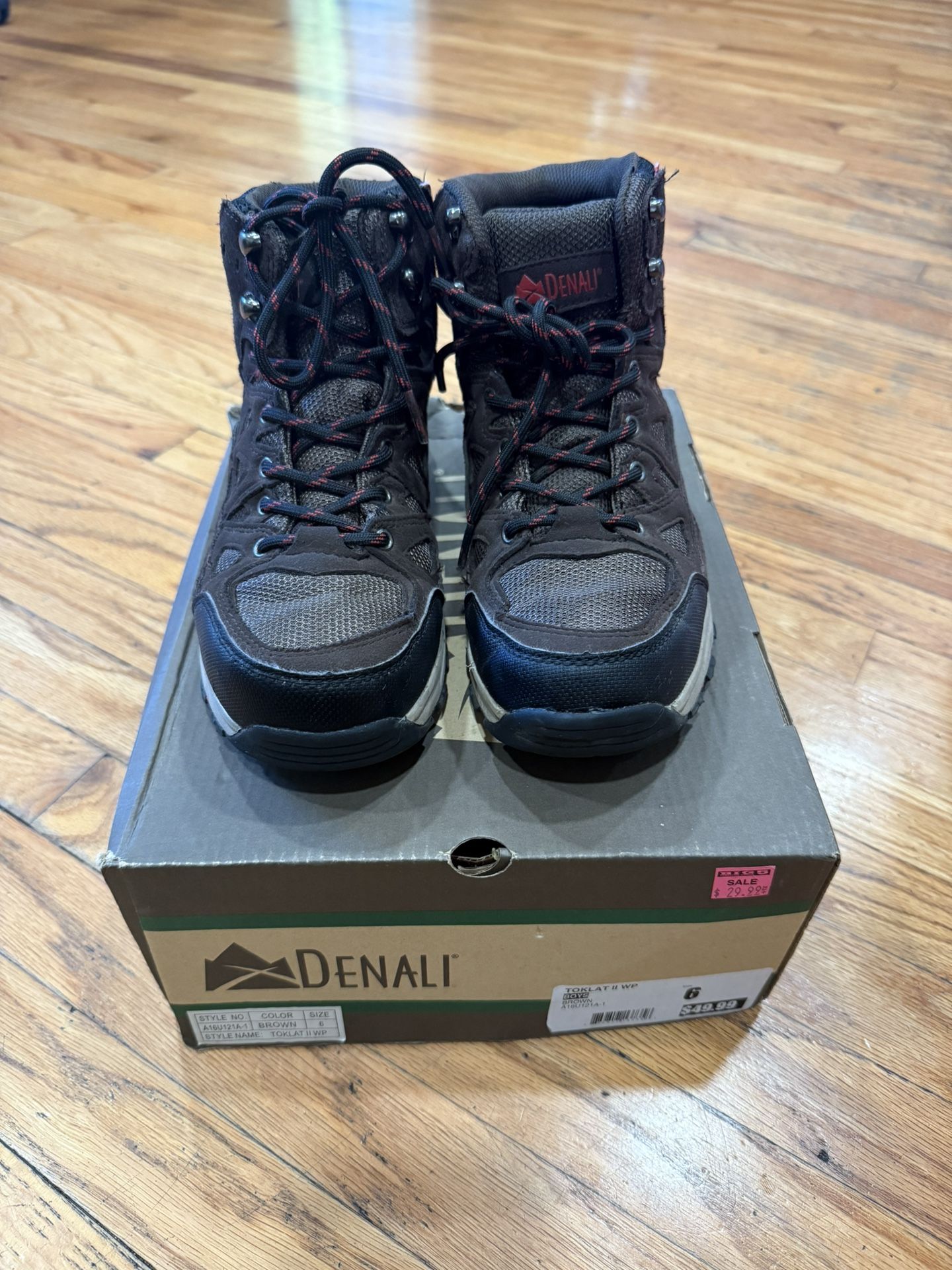 Denali Boys Hiking Boots 🥾 Size 6