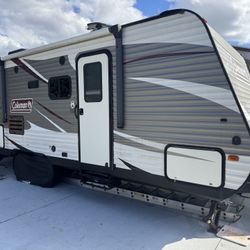 2019 Coleman Lantern 215BH