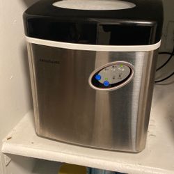 Ice Maker 