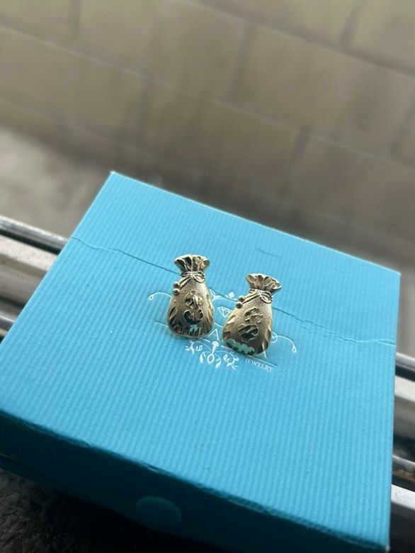 Moneybag Earrings 10k Nickel Size