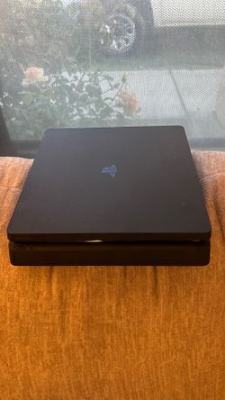 PS4 slim, matte black
