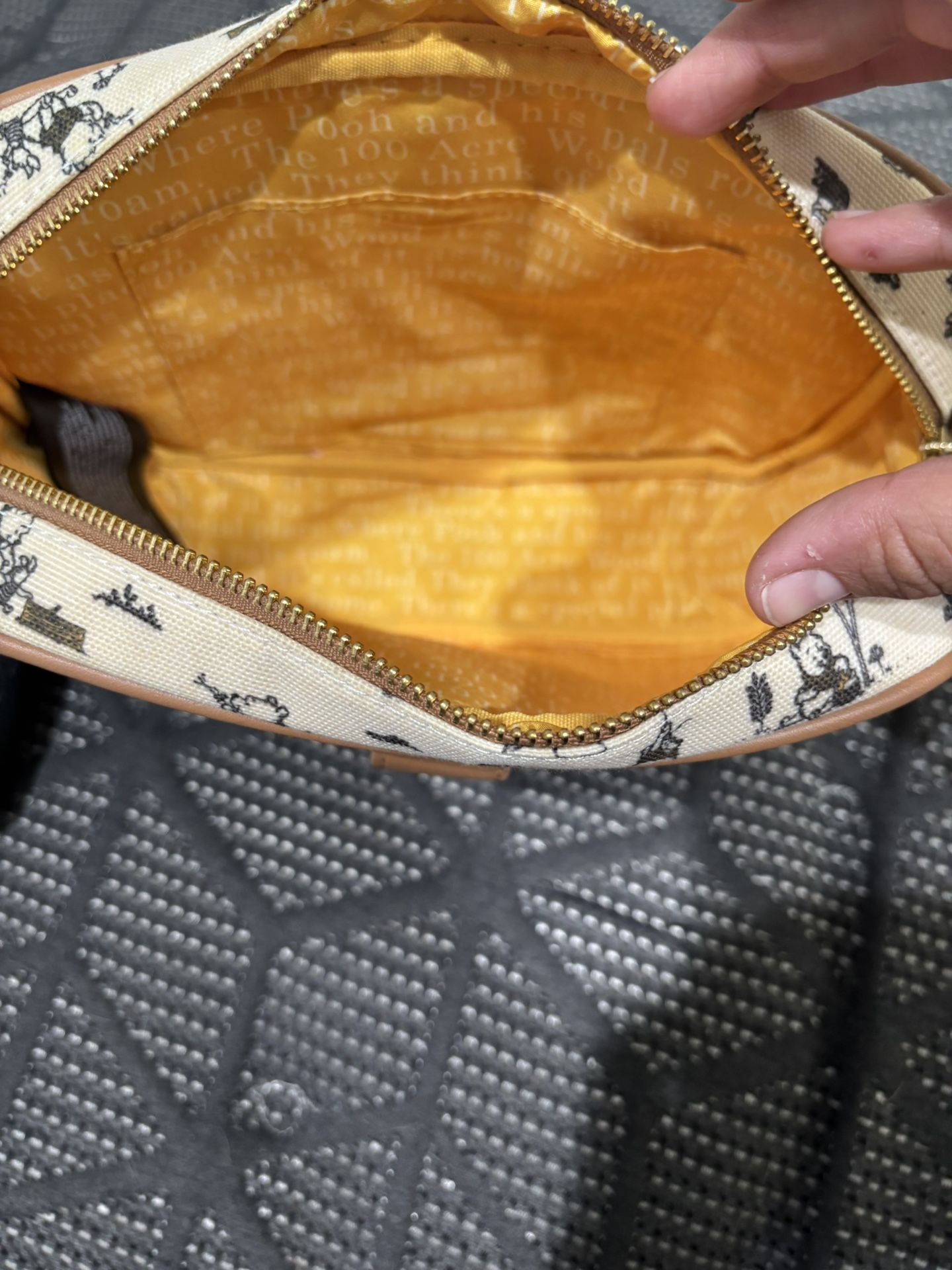 Winnie The Pooh Bag And Wallet