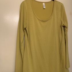 scoop neck long sleeve